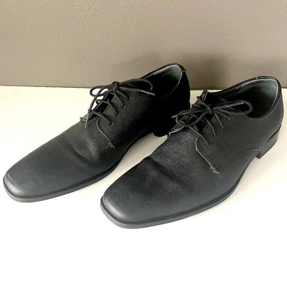 Mens dress shoes Calvin Klein black size 9.5